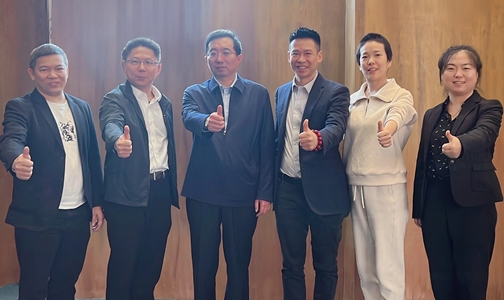  Promote communication and seek development | Leaders from the All Union Real Estate Chamber of Commerce and Foshan Federation of Industry and Commerce walked into the Fu'as doors and windows