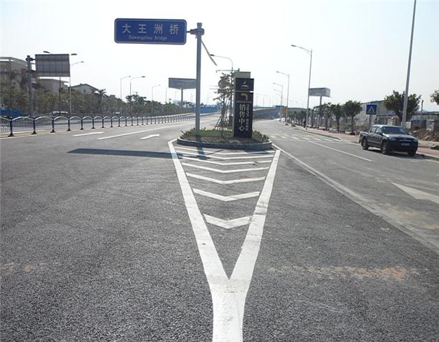 公路划线团队电话,玉林道路标线,画车位,省道分界白色