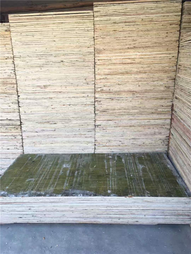 Nģ
