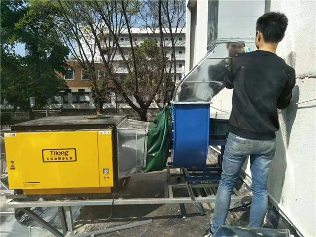 油烟净化器安装方法与安装注意事项酒楼厨房风机维修