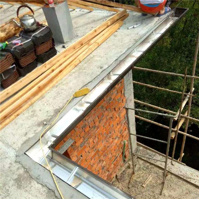南京别墅落水管金属屋檐接水槽排水系统