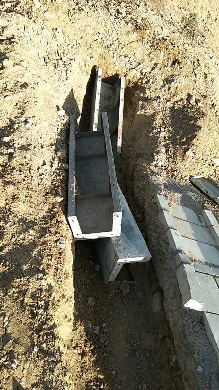 现浇水沟模具混凝土一次浇筑成型的水沟钢模具模板