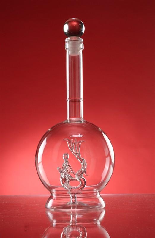 专业生产玻璃工艺酒瓶,龙瓶,凤瓶,十二生肖瓶,各种异形酒瓶,并配有