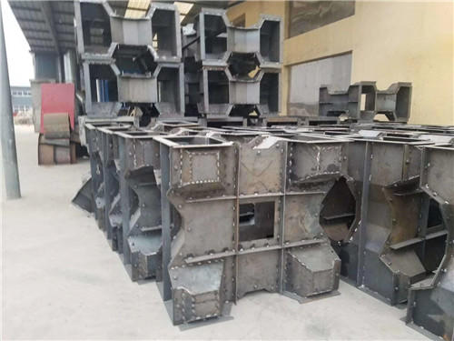 四角空心块模具的结构特征