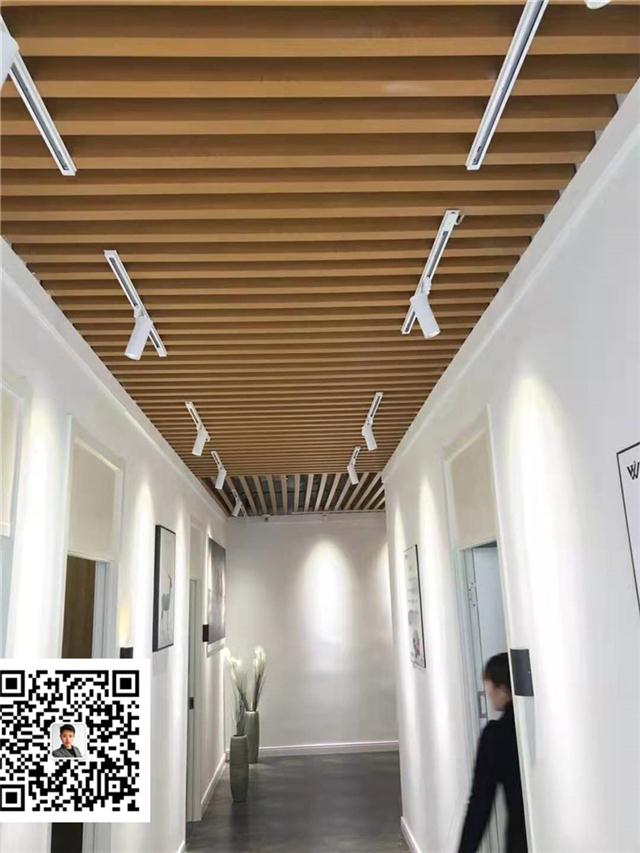 石家庄生态木吊顶效果图 室内吊顶材料 40*45天花方通