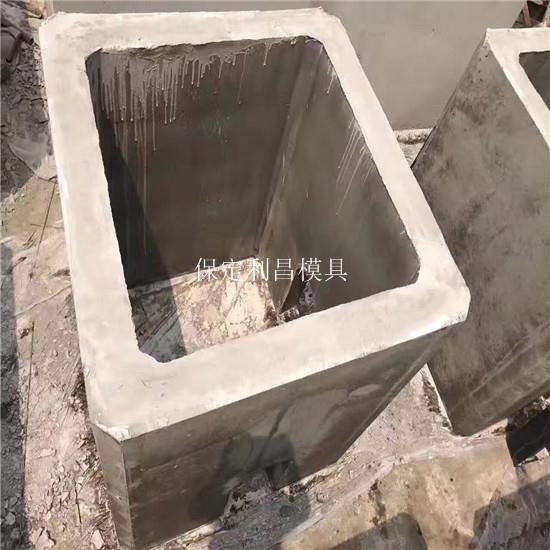 雨水口模具使用与须知是按照单篦,双篦等不同样式的雨水口水泥制品而