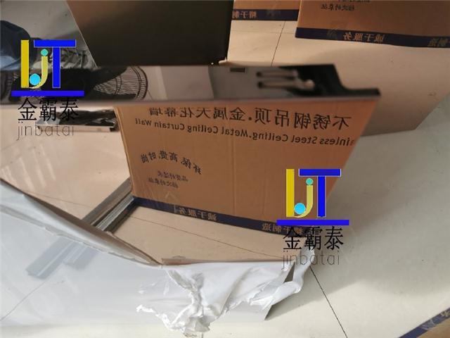õR治P컨
