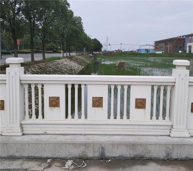 桥梁石栏杆雕刻制作-郑州桥梁石护栏供应