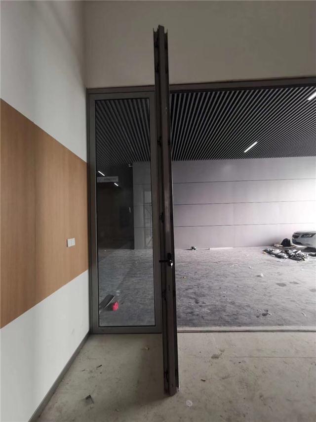 广汽丰田上饶店展厅外立面银灰色铝单板_幕墙型材铝方管