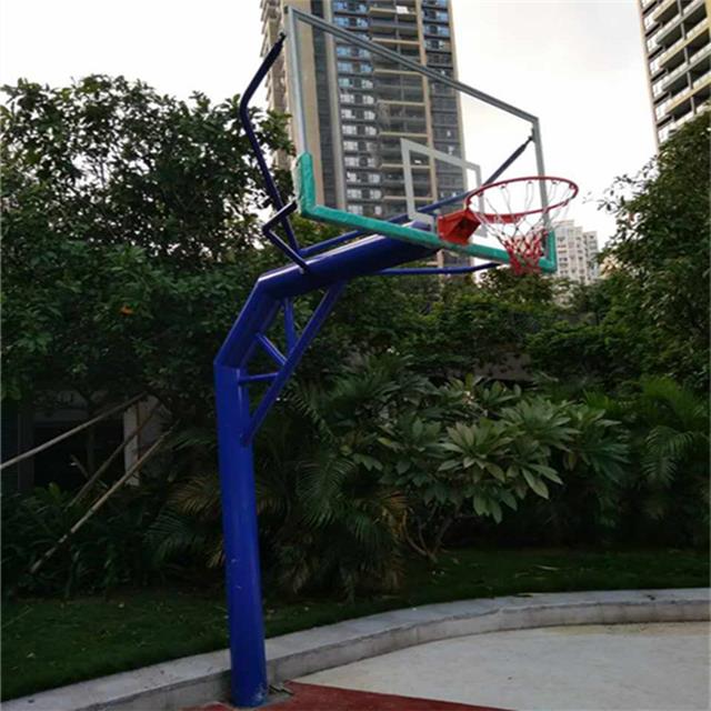 一般篮球架的伸臂长度为1800,也就是说,箱体距离底线的距离为600mm