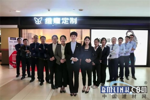 还一筹莫展 不过非常有幸的是 他们得到了 维意定制总部的鼎力支持