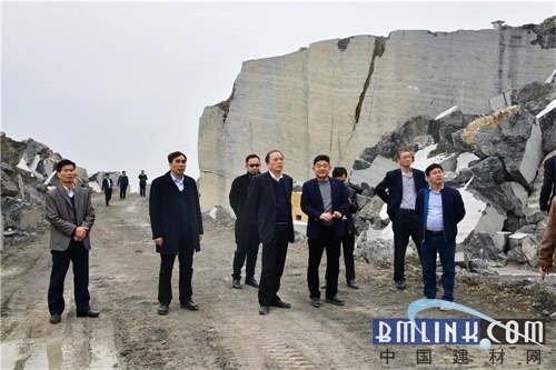 中国煤炭地质总局向导到广西忻城审核石材财富