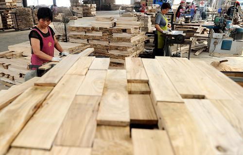 广东木料加工企业靠品质保产值求睁开