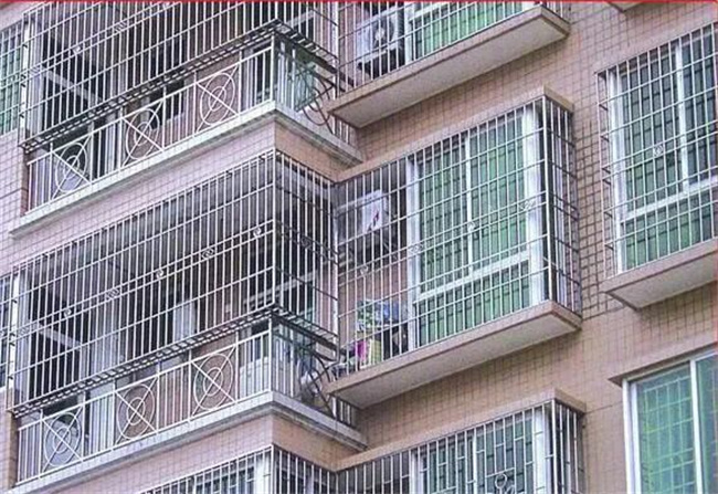 防爬防盗 窃：家居封阳台的防护熏染应若何增强？