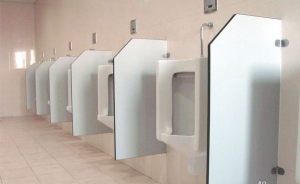 公厕隔断安装费咋收 公共卫生间隔断怎么算平方?