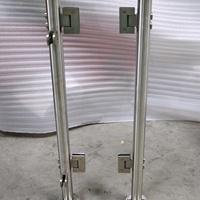 龙泰梯业带玻璃门不锈钢立柱 不锈钢栏杆立柱 