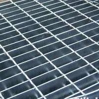 厂家供应停车场建设用途热镀锌格栅板 道路镀锌钢格盖板产地批发